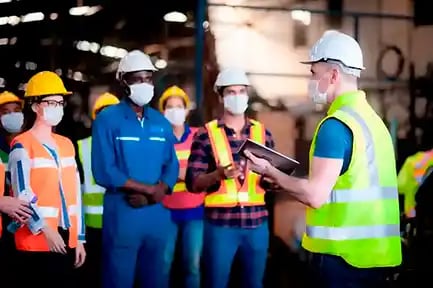 trabalhadores fabrica